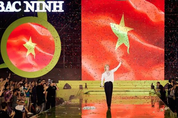 Jack tái xuất hậu ồn ào: 'Tẩy trắng' thành công, visual thăng hạng bất ngờ
