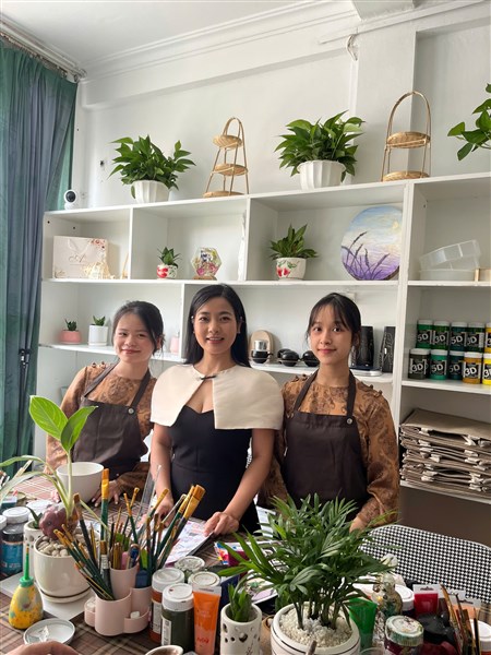 Trải Nghiệm Nghệ Thuật Cùng Diễn Viên Đàm Hằng tại Đông Anh