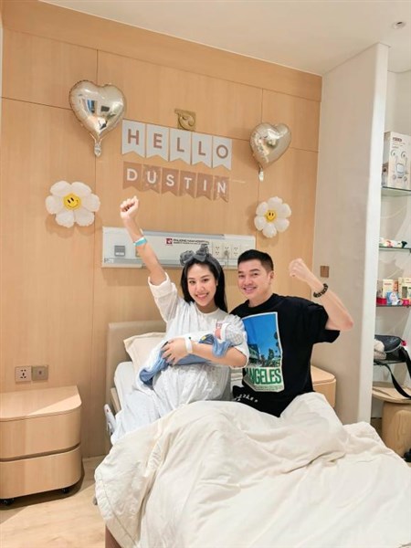 Bạn gái kém 37 tuổi của Quang Minh tiết lộ bị miệt thị, công kích sau khi sinh quý tử cho chồng