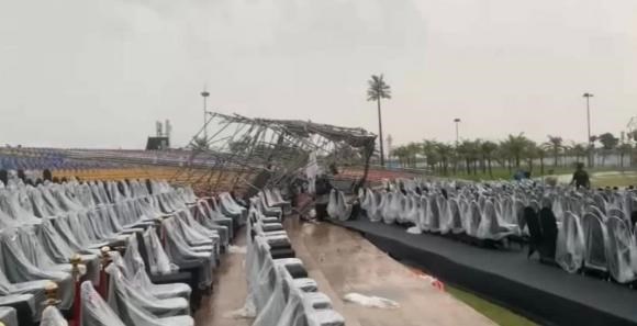 Bão lốc làm sập sân khấu trước giờ G, concert quy tụ 20 anh tài - chị đẹp phải dừng ở phút chót