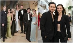 'Thương hiệu gia đình' là gì mà đẩy nhà Beckham vào cuộc khẩu chiến chưa hồi kết, gây chấn động showbiz toàn cầu?