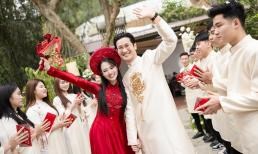 Diễn viên Việt Hoa tung loạt ảnh ăn hỏi nét căng với chồng diễn viên chuyên đóng vai 'đểu'