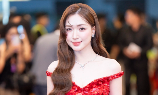 Hòa Minzy hóa công chúa, cùng dàn sao khoe sắc trên thảm đỏ