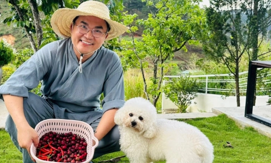 Cuộc sống của MC Đại Nghĩa trong căn nhà gỗ ở Đà Lạt