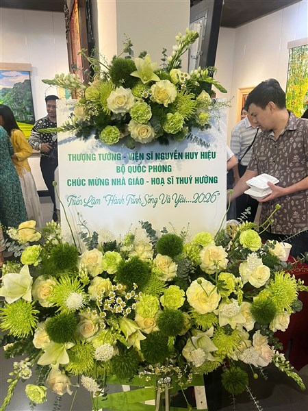 “Hành trình sống và yêu…” – không gian nghệ thuật giàu cảm xúc của nhà giáo, họa sĩ Thúy Hường