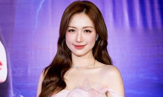 Hòa Minzy cùng dàn mỹ nhân khoe sắc trên thảm đỏ