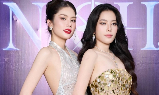 Nam Anh - Nam Em mặc xuyên thấu nhận sash Miss Cosmo TP HCM