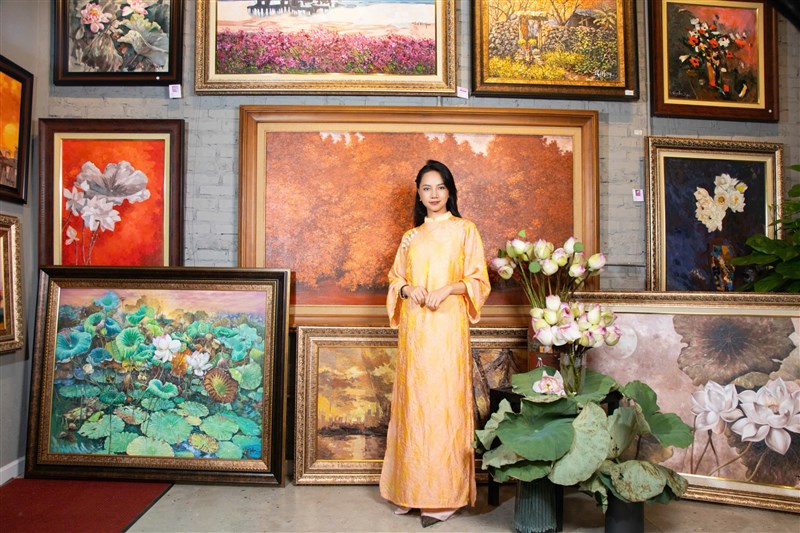 Họa sĩ Đỗ Đỗ tham dự nhã tập “Trà – Tranh và Sen”, lan tỏa vẻ đẹp của nghệ thuật và văn hóa Á Đông