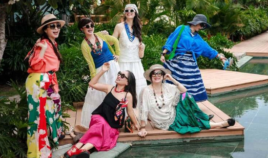 'Hội thiếu nữ U70' của Nhà hát Tuổi Trẻ nhí nhảnh bên nhau