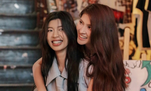 Kim Tuyến - Đồng Ánh Quỳnh cả ngày quấn quýt